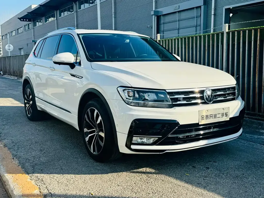 Volkswagen Tiguan L — фото 5