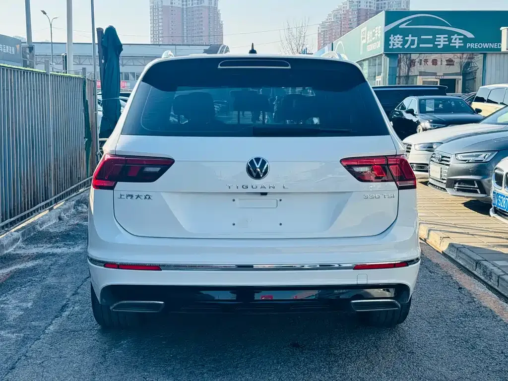 Volkswagen Tiguan L — фото 7