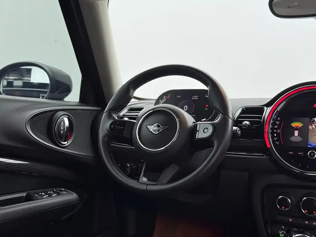 MINI Clubman — фото 4