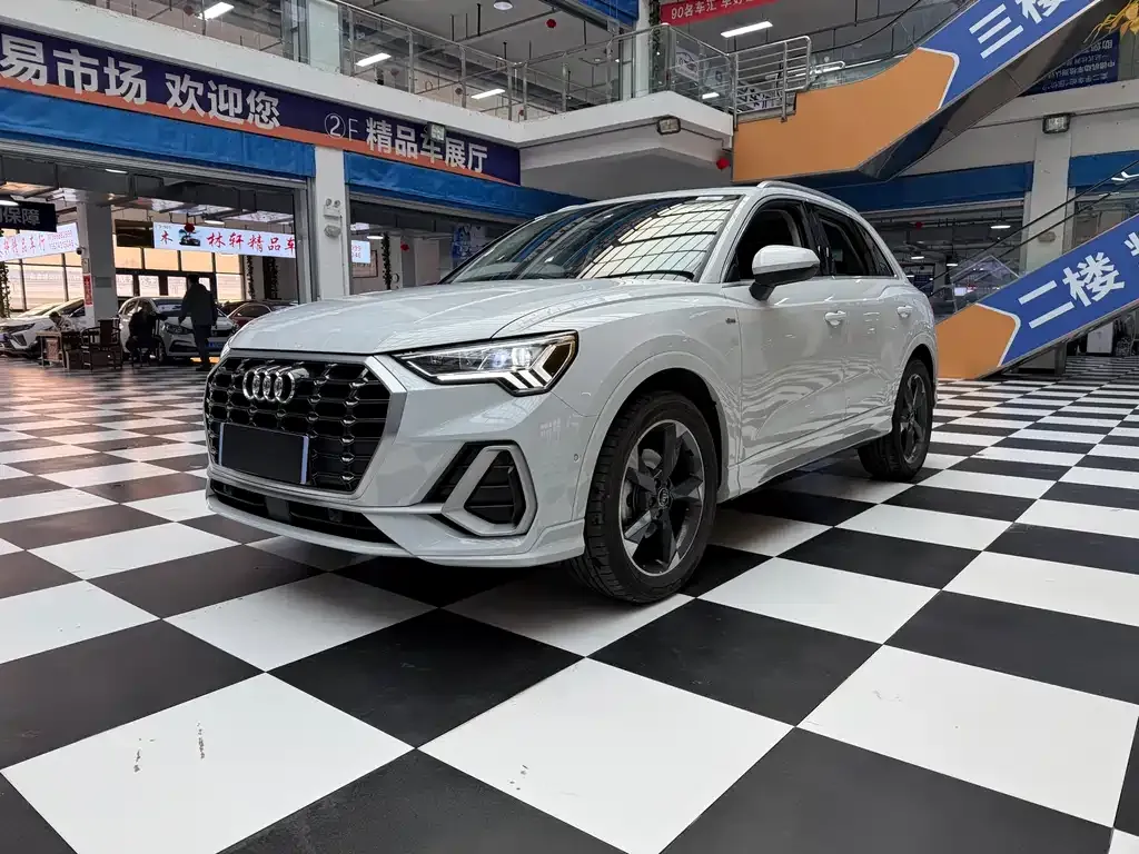 Audi Q3 2023 из CN, фото 1