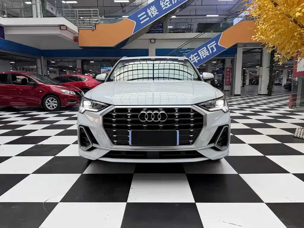 Audi Q3 2023 из CN, фото 10