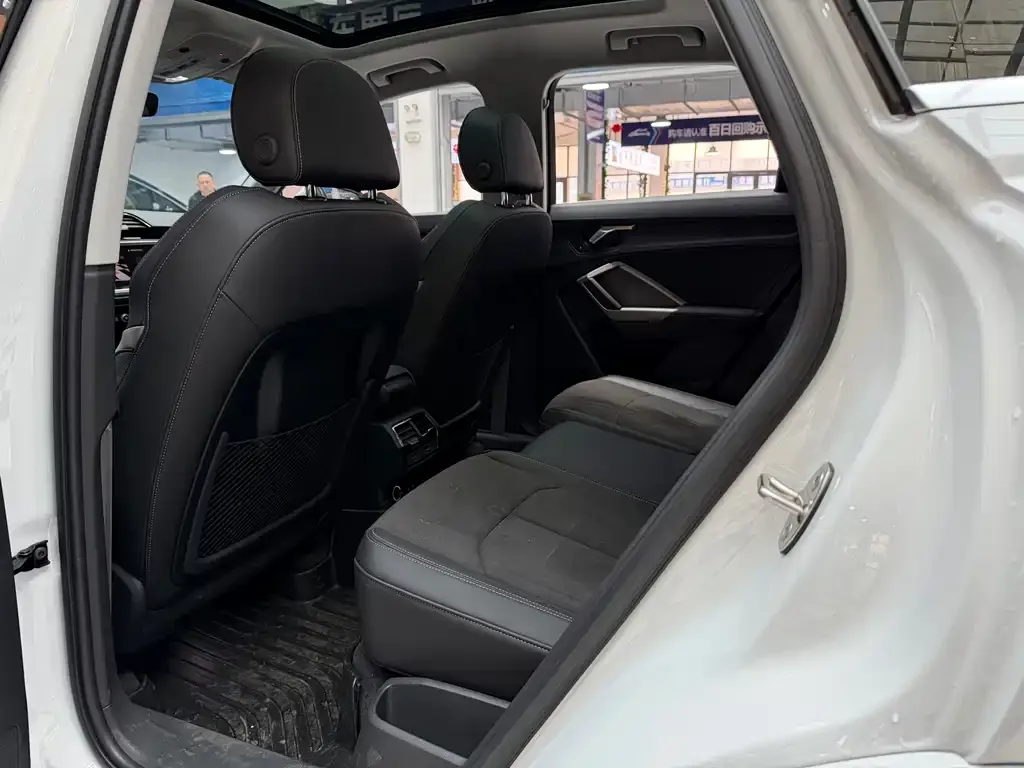 Audi Q3 2023 из CN, фото 2