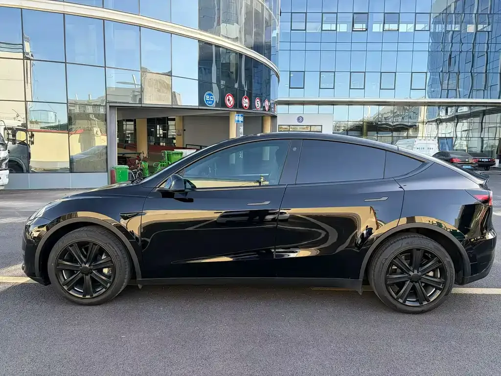 Tesla Model Y 2023 из CN, фото 7