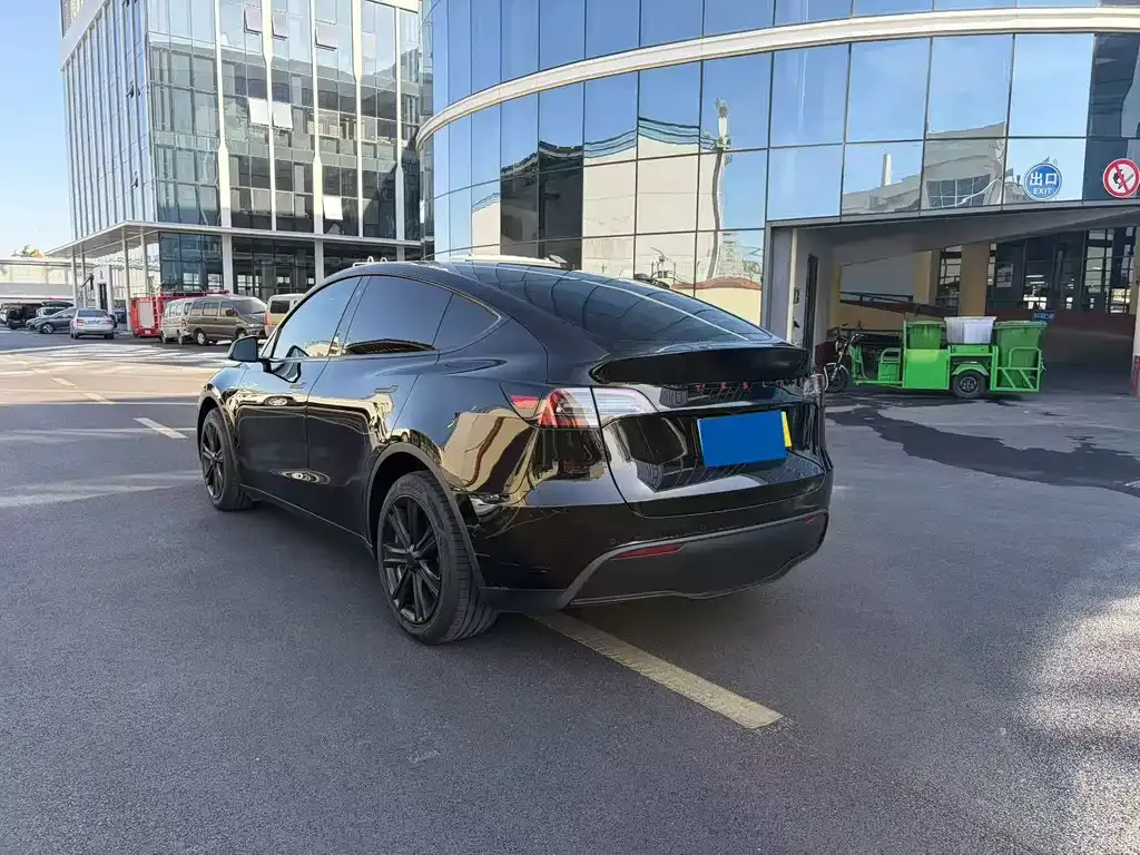 Tesla Model Y 2023 из CN, фото 4
