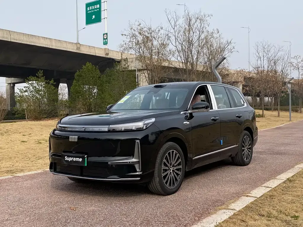 Geely Galaxy M9 — фото 1