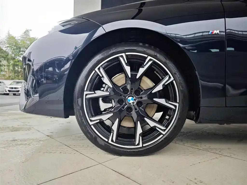 BMW 2 Series 2025 из CN, фото 8
