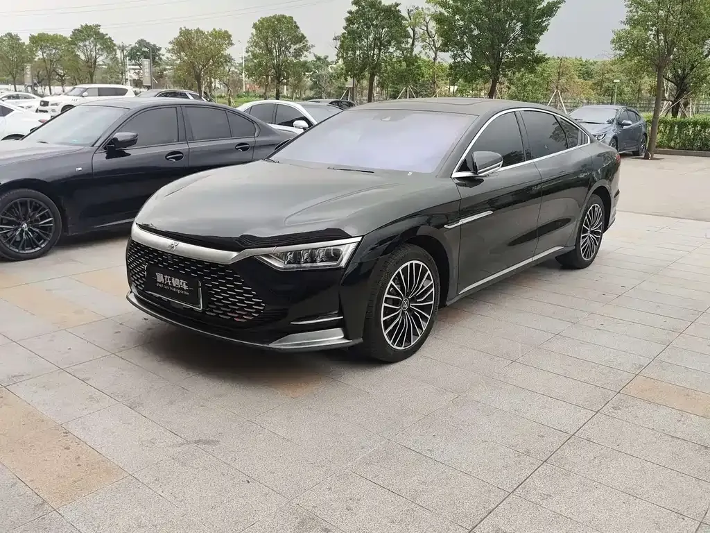 BYD Han — фото 1