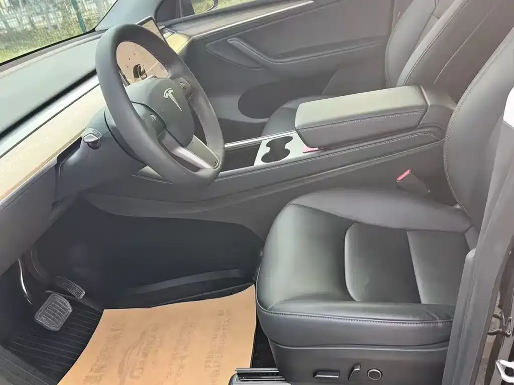 Tesla Model Y 2023 из CN, фото 4