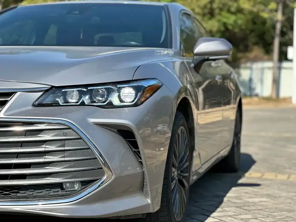 Toyota Avalon — фото 10