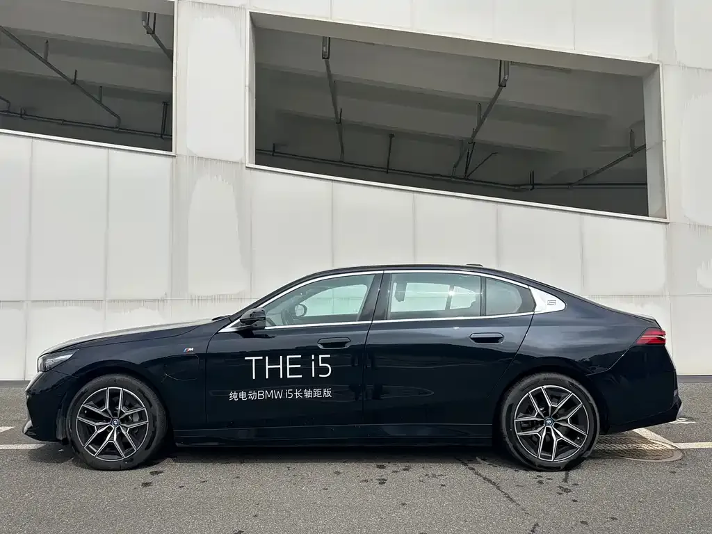 BMW i5 2025 из CN, фото 7