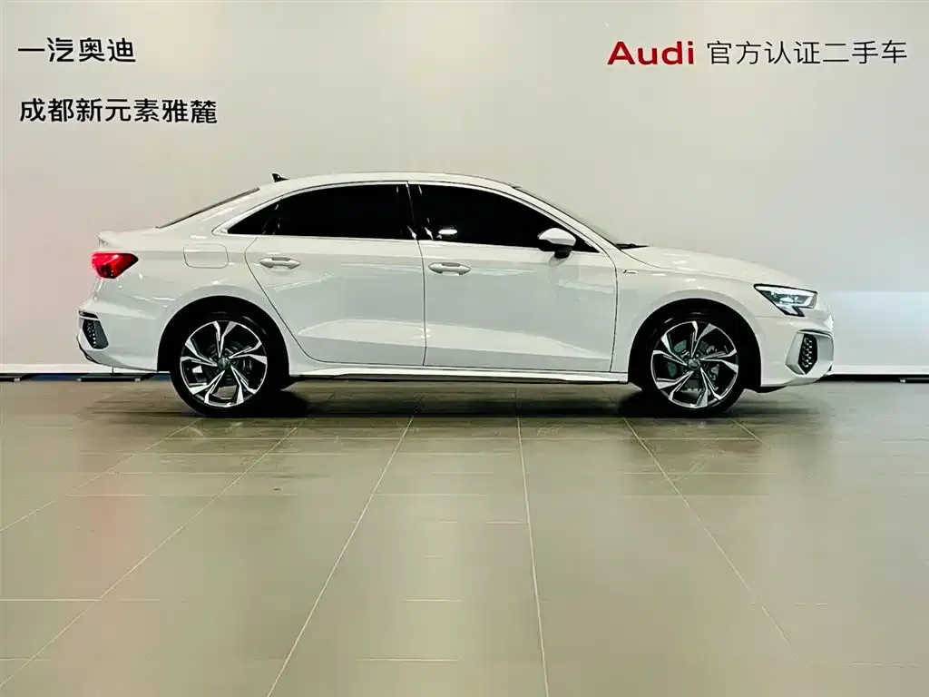 Audi A3 2023 из CN, фото 2