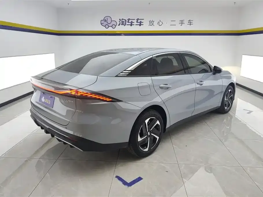 Geely Galaxy L6 — фото 2