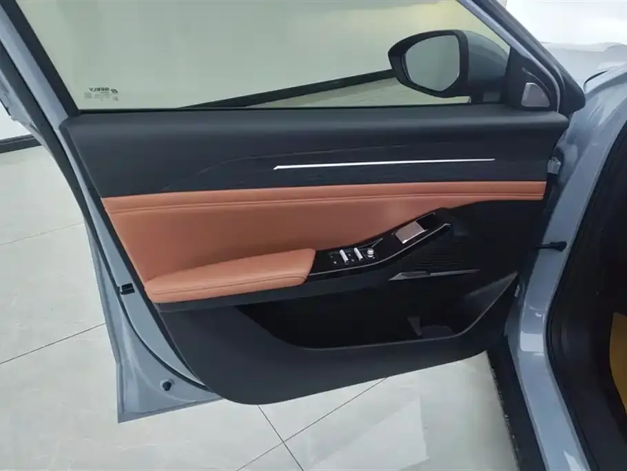 Geely Galaxy L6 — фото 10