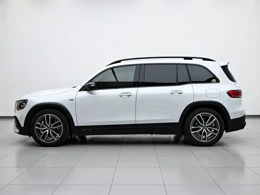 Mercedes-Benz GLB AMG — фото 2