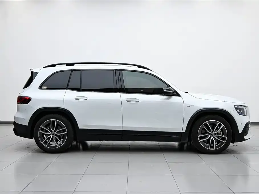 Mercedes-Benz GLB AMG — фото 3