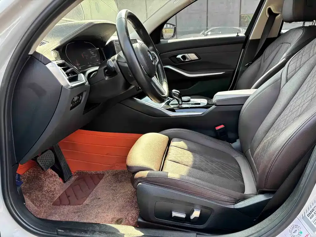 BMW 3 Series 2022 из CN, фото 2