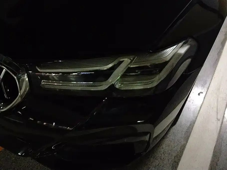BMW 5 Series 2023 из CN, фото 4