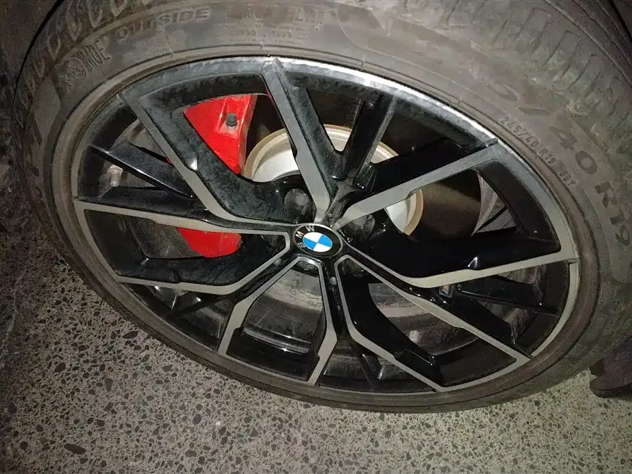 BMW 5 Series 2023 из CN, фото 8