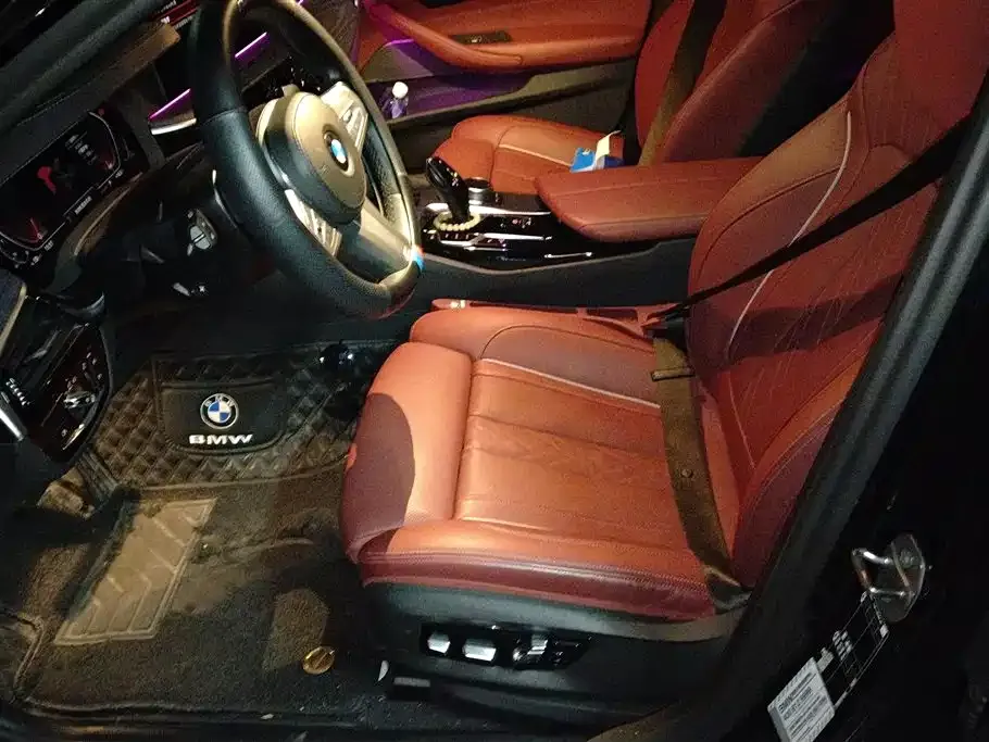 BMW 5 Series 2023 из CN, фото 10