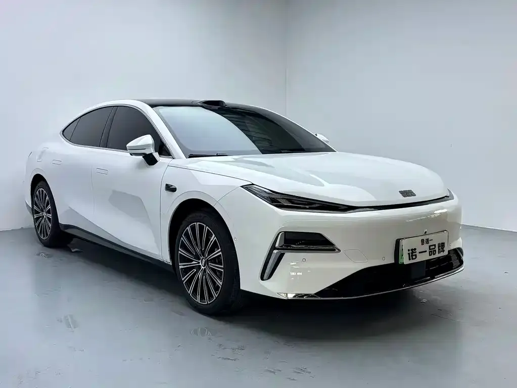 Geely Galaxy Xingyao 8 2025 из CN, фото 2