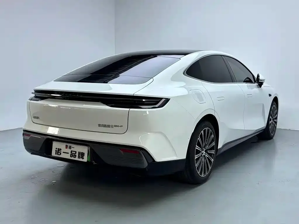 Geely Galaxy Xingyao 8 2025 из CN, фото 3