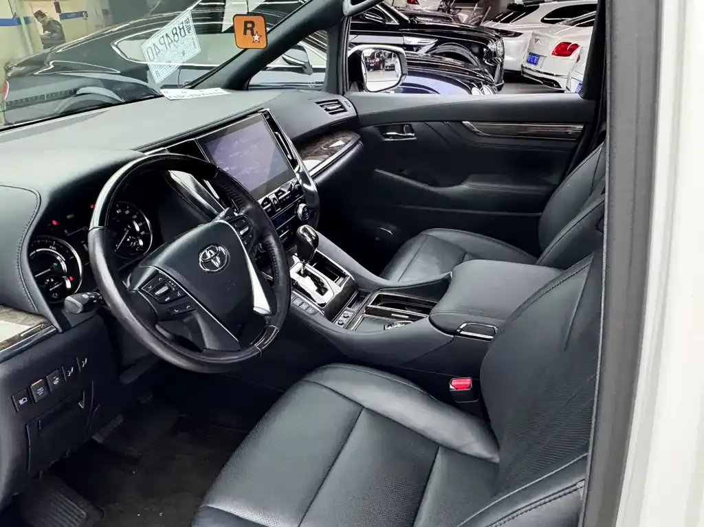 Toyota Alphard 2023 из CN, фото 8