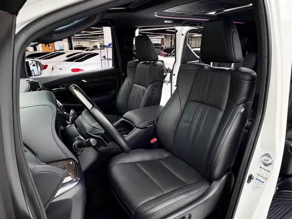 Toyota Alphard 2023 из CN, фото 7