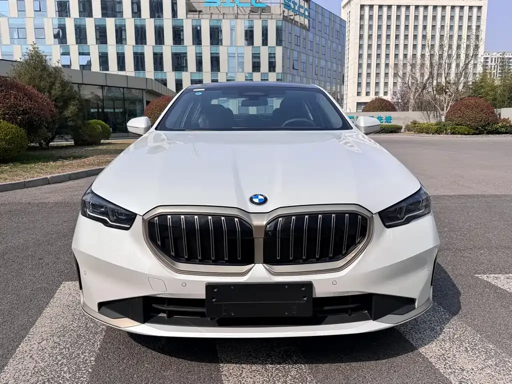 BMW 5 Series — фото 2