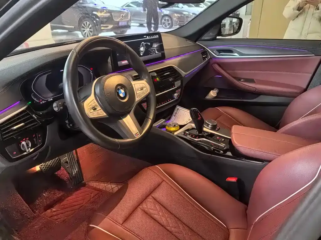BMW 5 Series 2023 из CN, фото 8