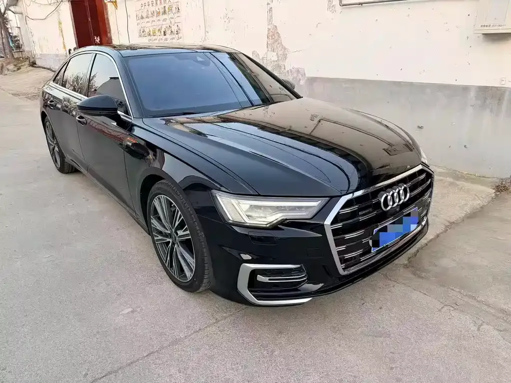 Audi A6L — фото 1