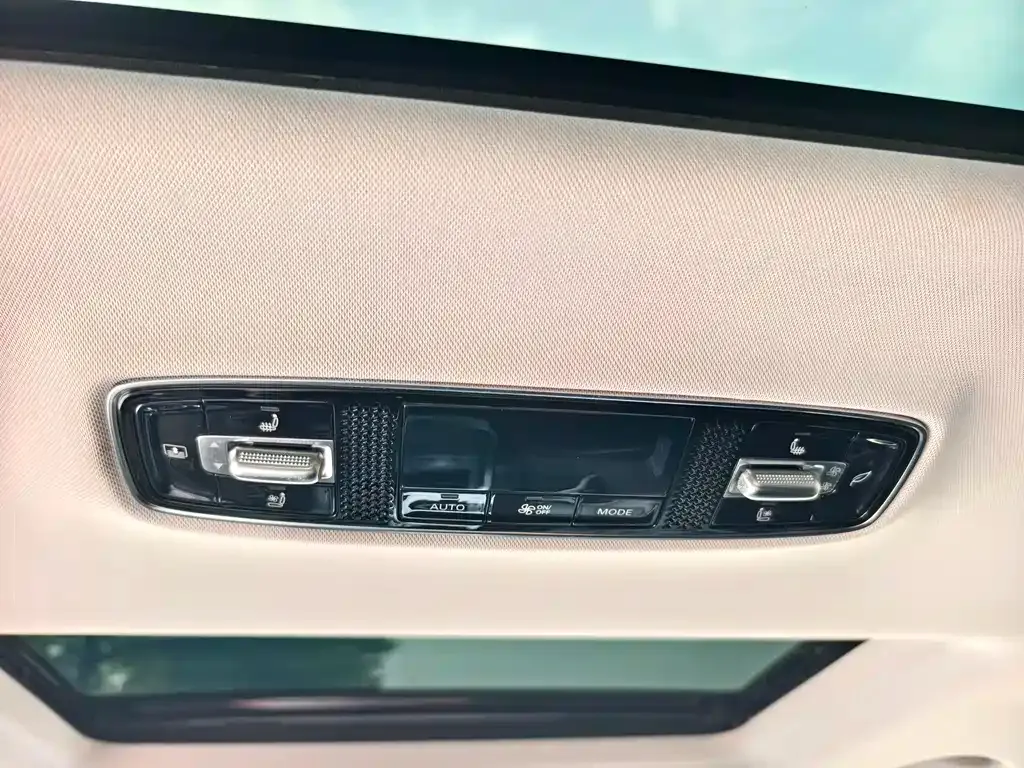 Roewe iMAX8 2021 из CN, фото 7