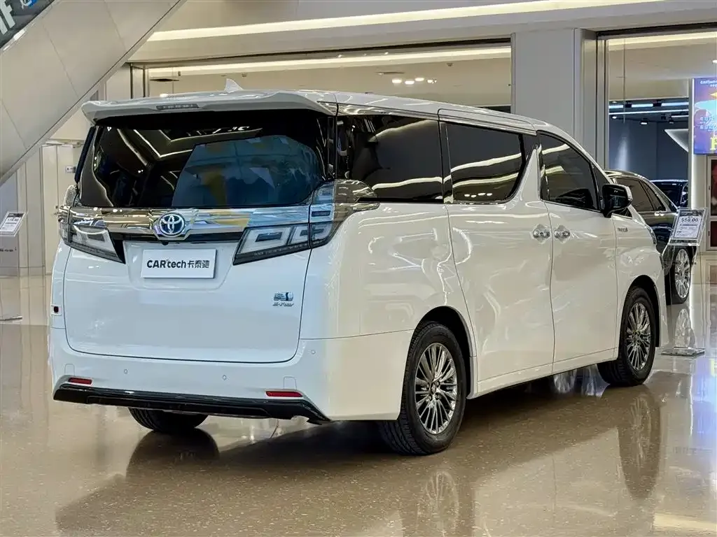 Toyota Vellfire — фото 6
