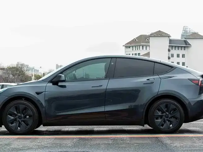 Tesla Model Y — фото 2