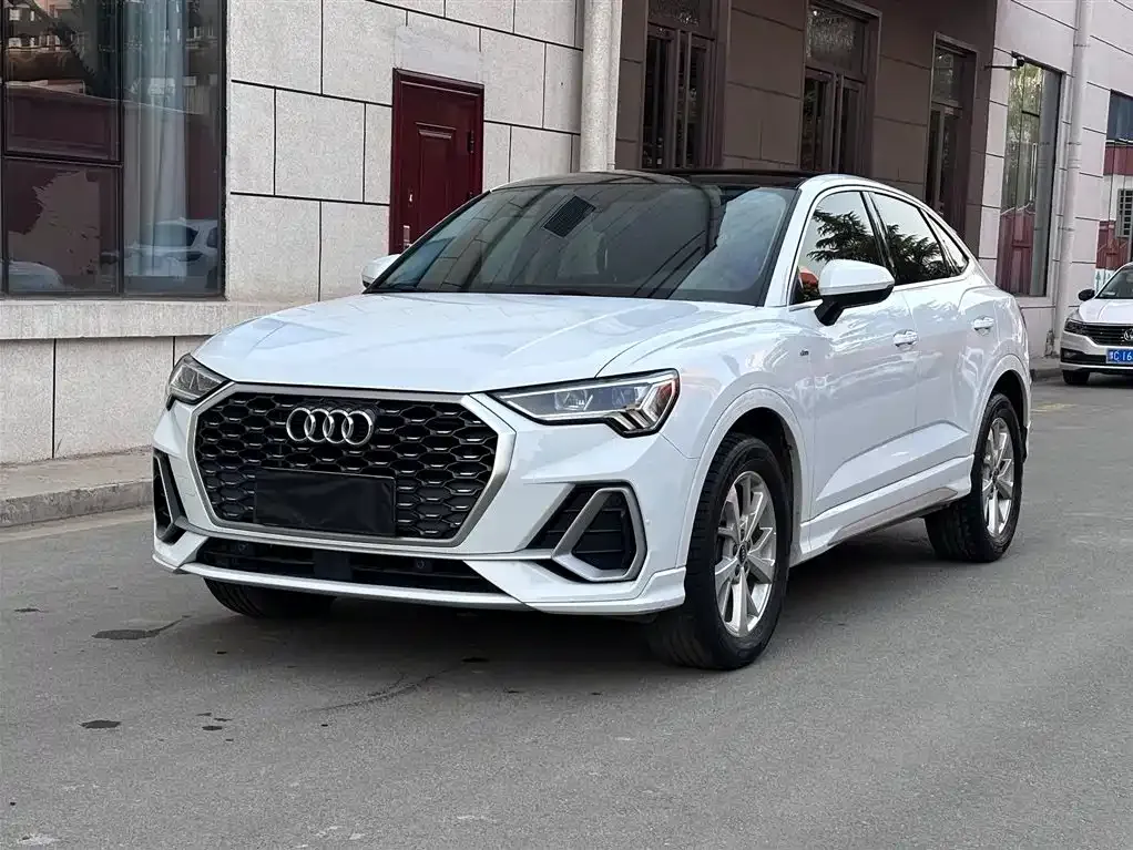 Audi Q3 Sportback — фото 1
