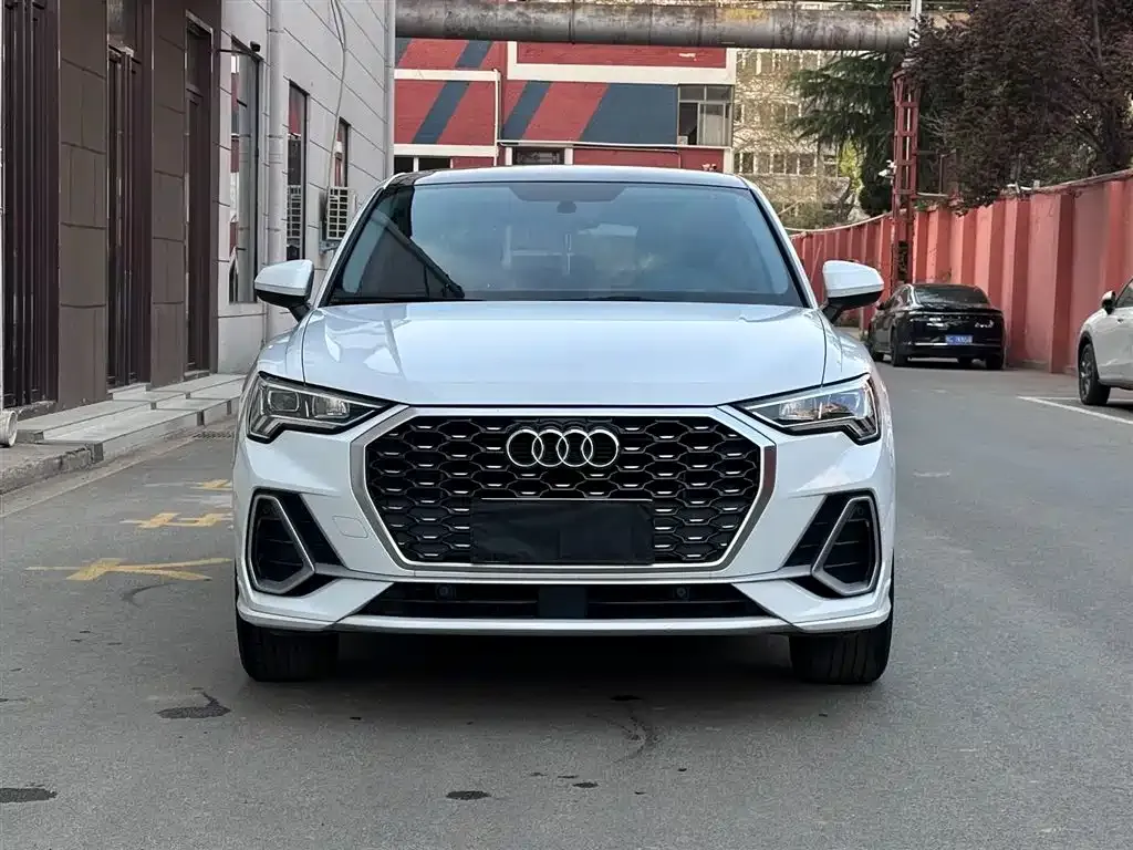 Audi Q3 Sportback — фото 9