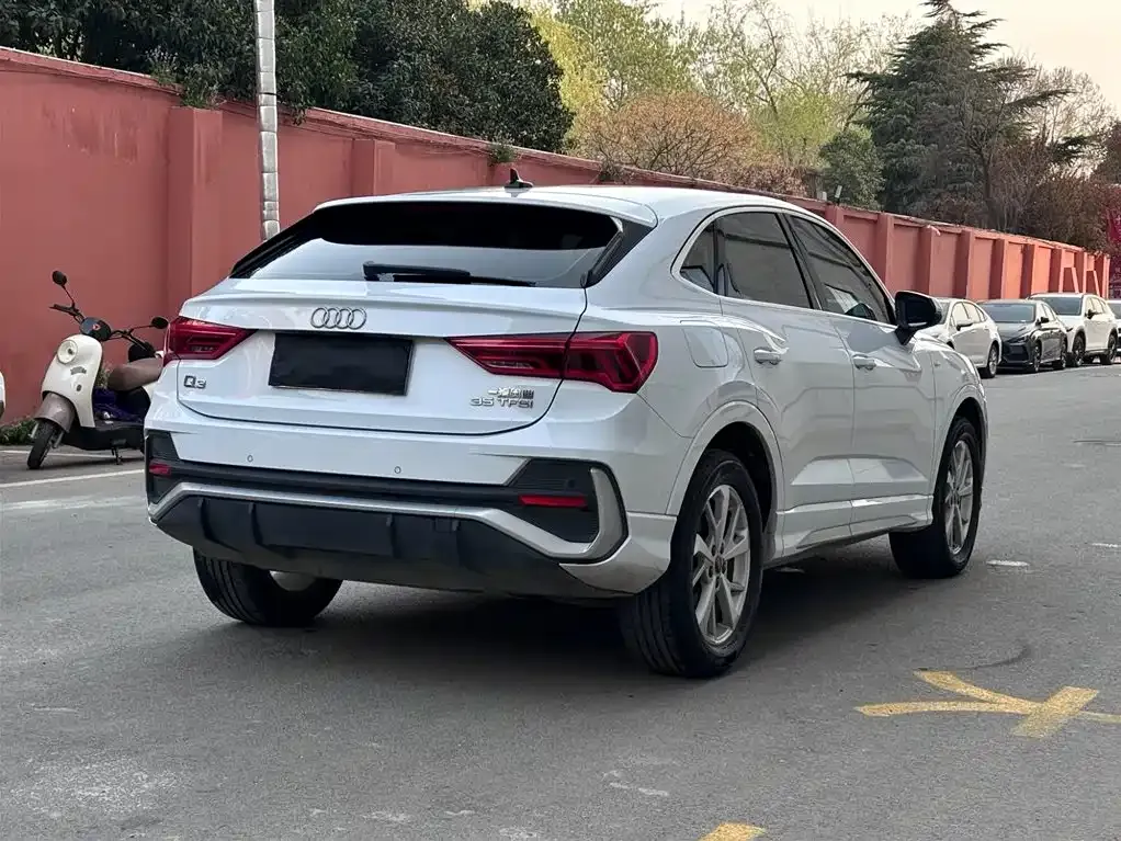 Audi Q3 Sportback — фото 10