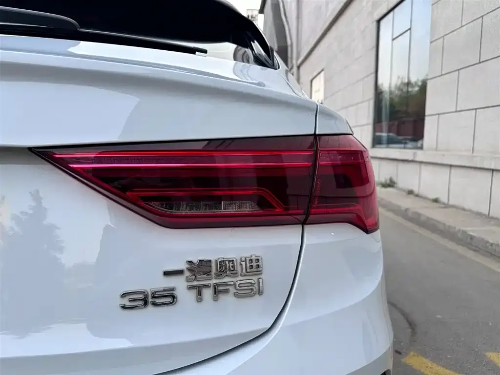 Audi Q3 Sportback — фото 4