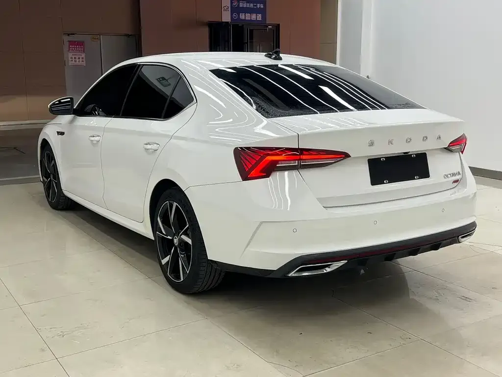 Skoda Octavia 2022 из CN, фото 9