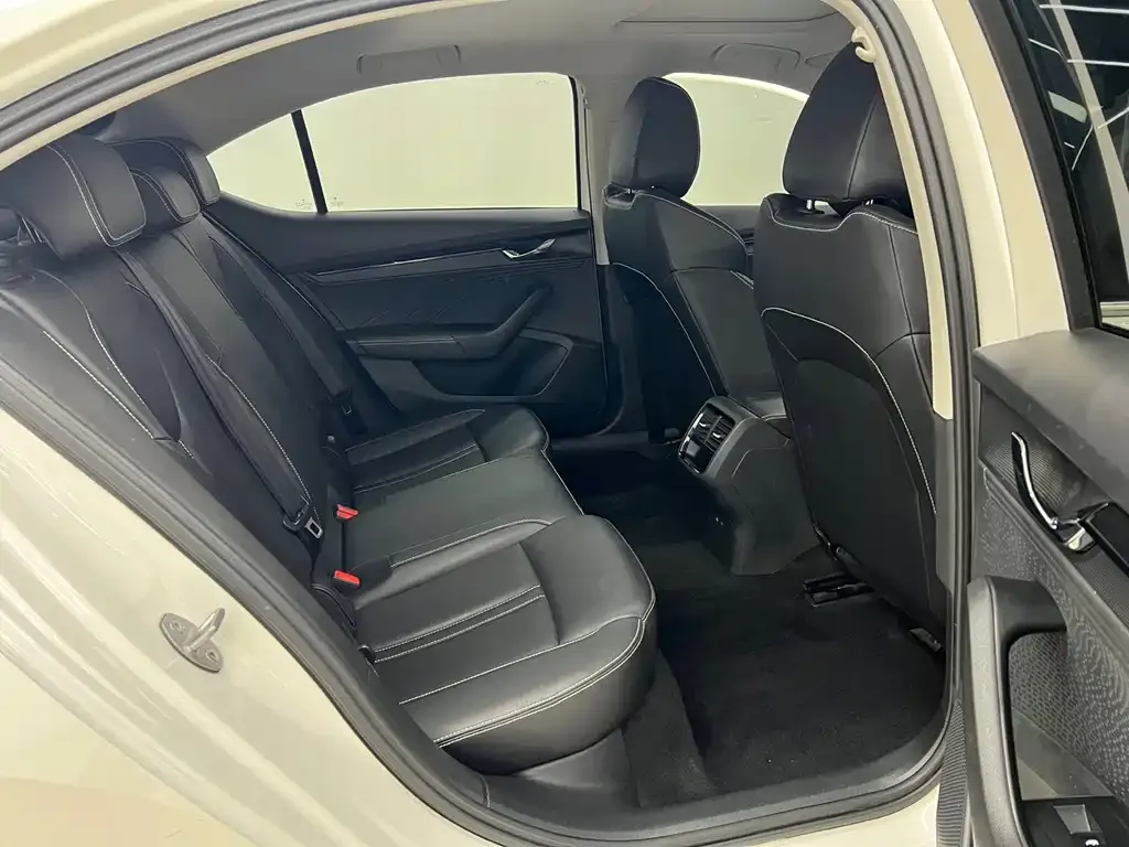 Skoda Octavia 2022 из CN, фото 5