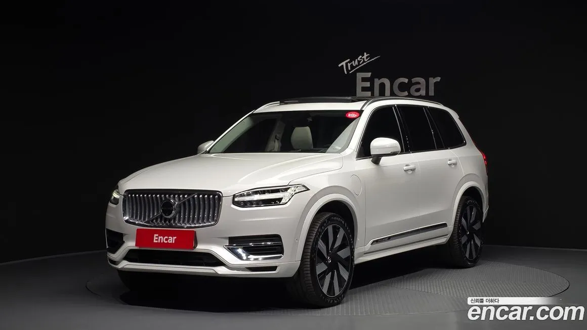 Volvo XC90 — фото 1