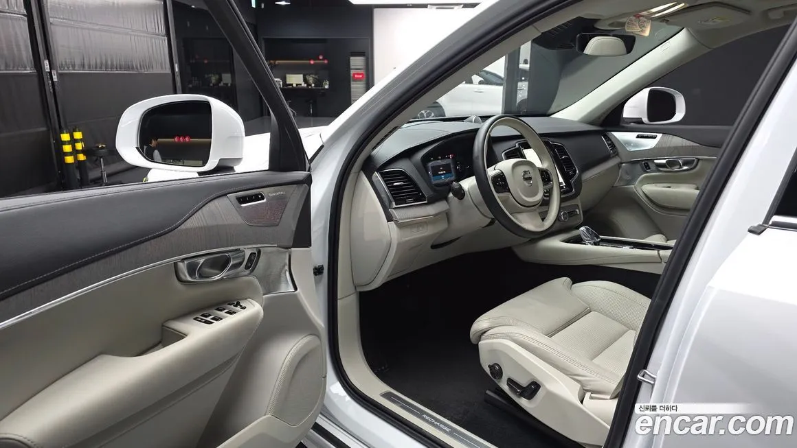 Volvo XC90 — фото 10