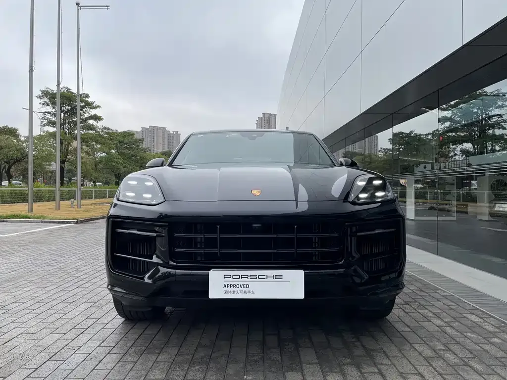 Porsche Cayenne Hybrid 2025 из CN, фото 1