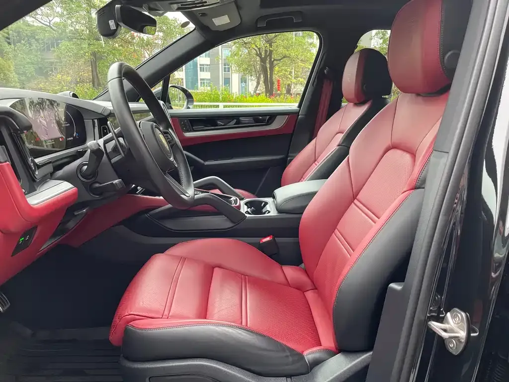 Porsche Cayenne Hybrid 2025 из CN, фото 4