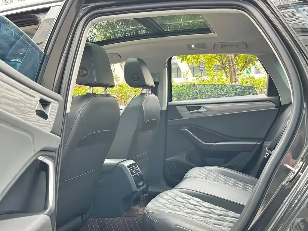 Volkswagen Sagitar 2023 из CN, фото 4