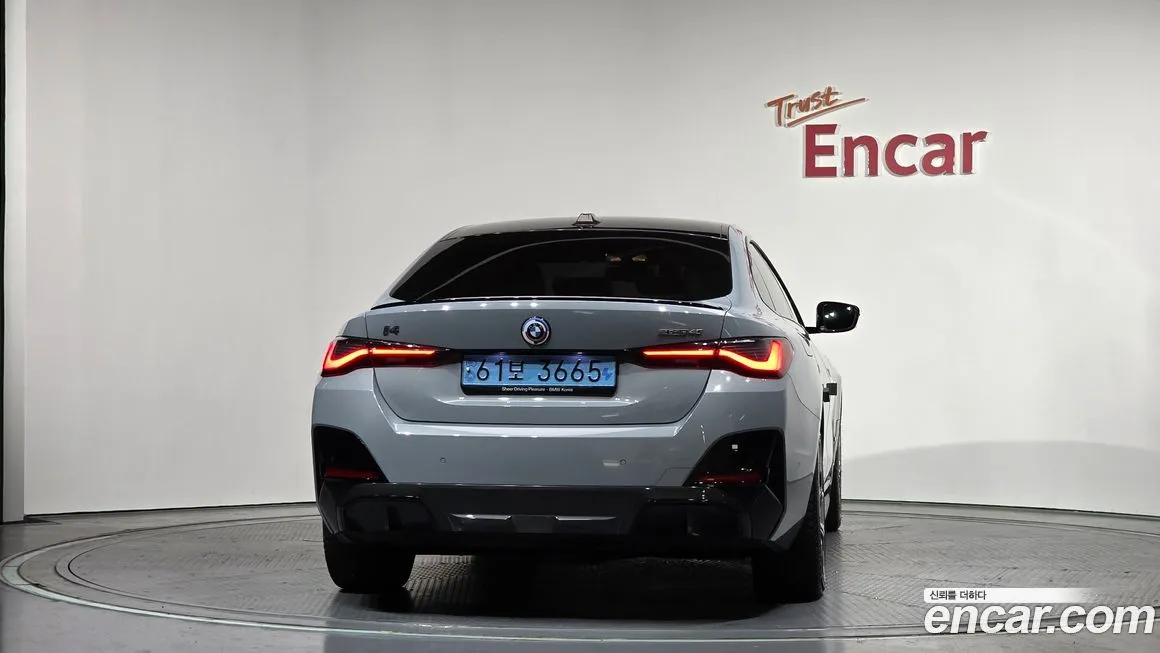 BMW i4 — фото 4