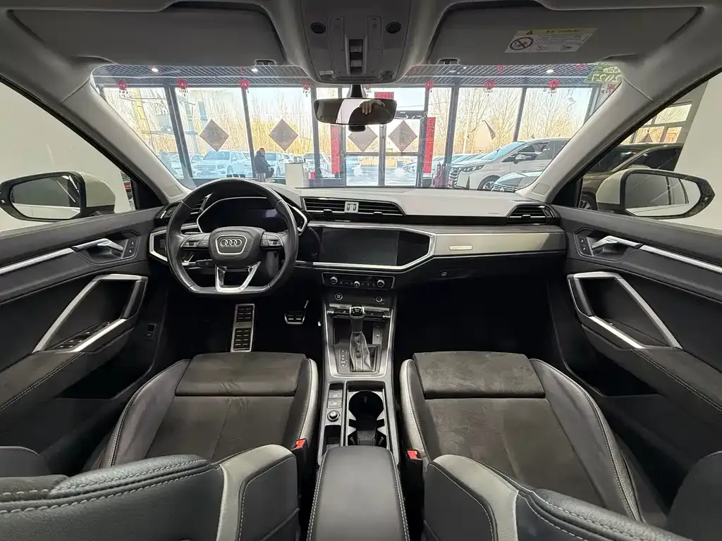 Audi Q3 2023 из CN, фото 10