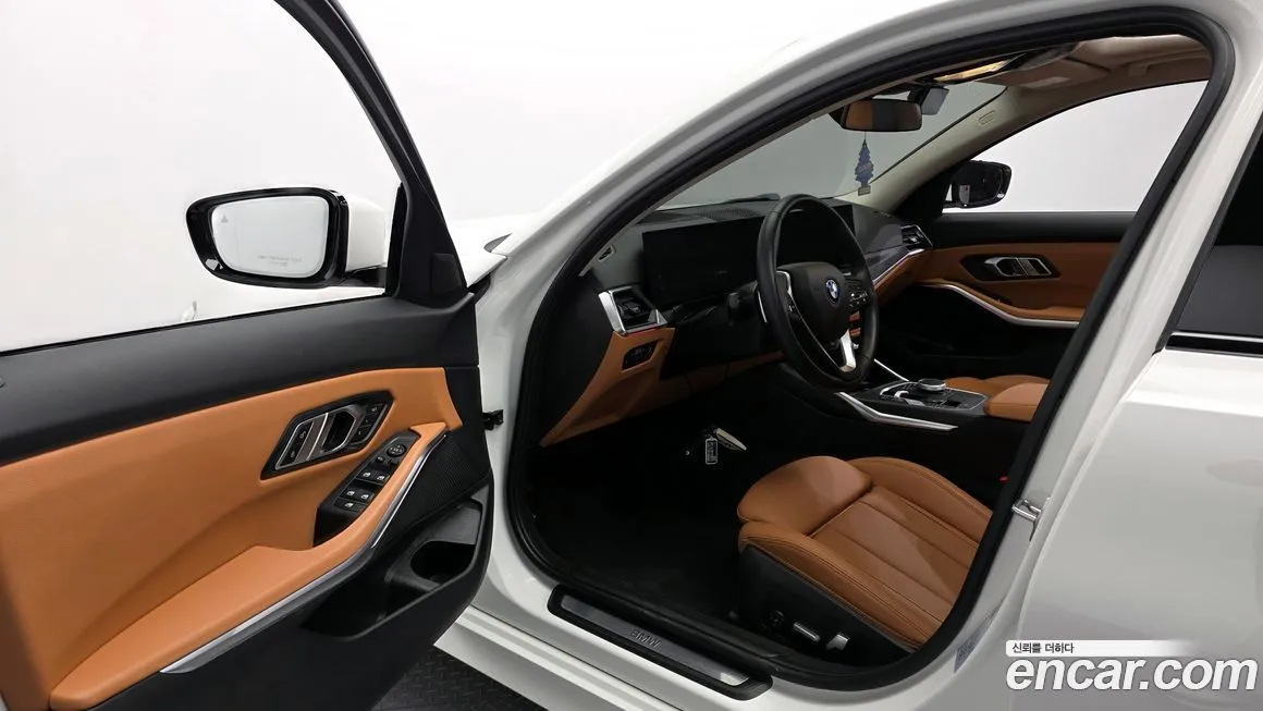 BMW 3-Series 2023 из KR, фото 10