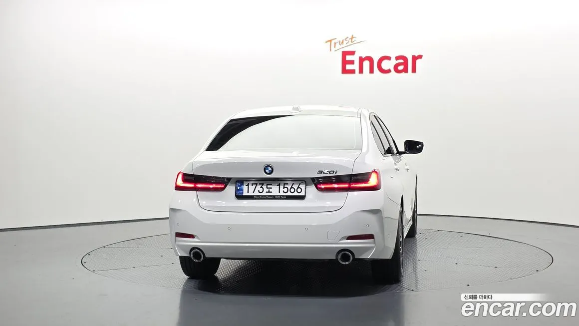 BMW 3-Series 2023 из KR, фото 3