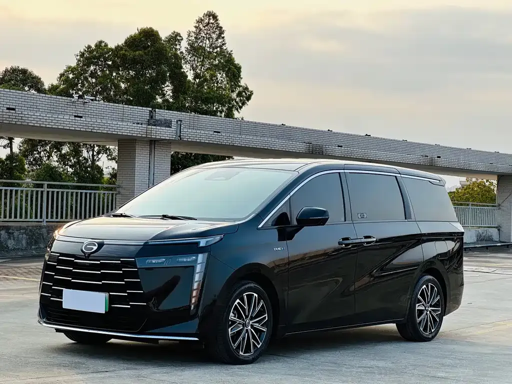 GAC Motor E8 Hybrid — фото 1