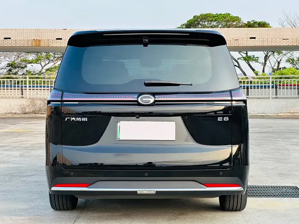GAC Motor E8 Hybrid — фото 6